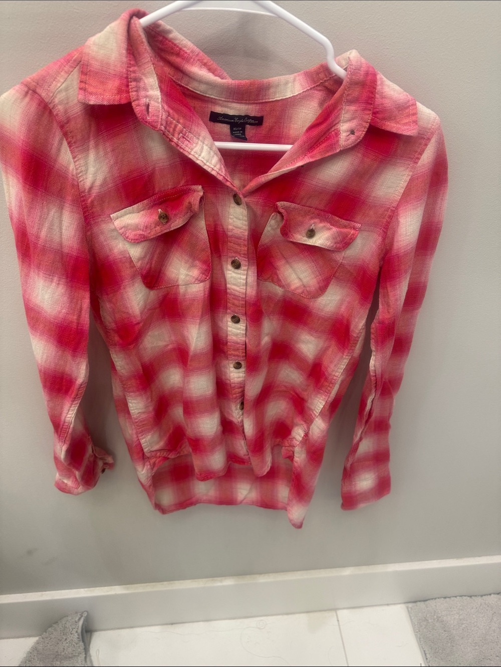 American Eagle Button-Up Shirt - Pink & White
